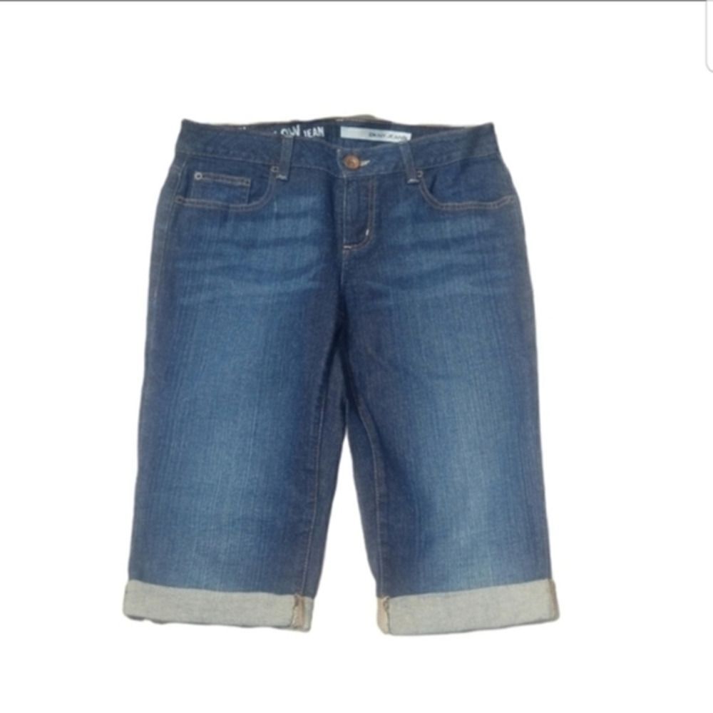 DKNY Shorts‎ Jean Women's 6 Dark Wash Bermuda Zip and Button Up